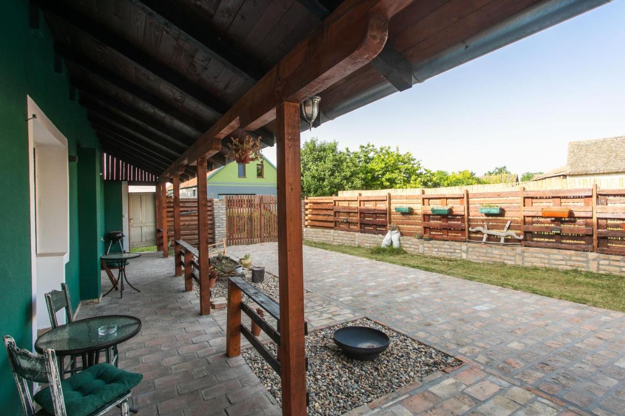Ferienwohnung Seosko Domacinstvo Pustolov Stari Banovci Exterior foto