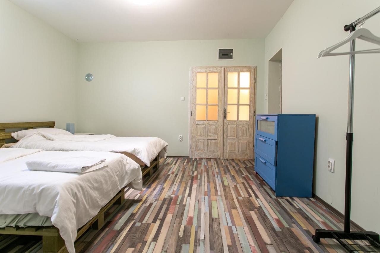 Ferienwohnung Seosko Domacinstvo Pustolov Stari Banovci Exterior foto